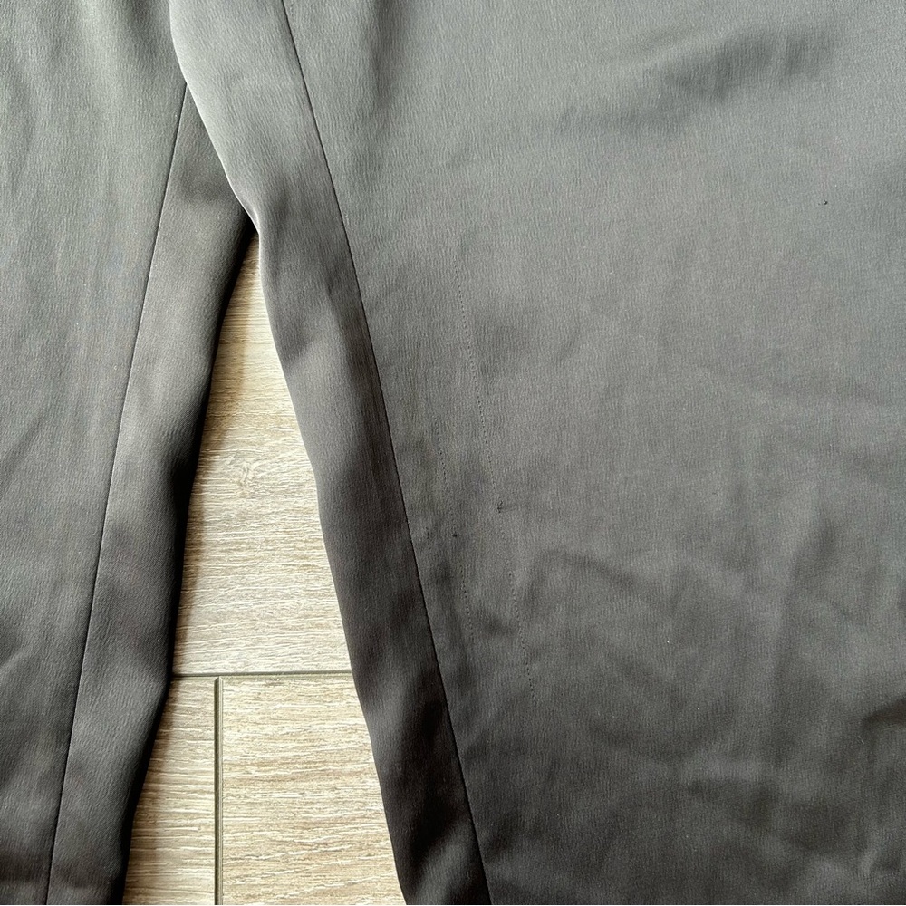 Uniqlo Satin Relaxed Straight Pants in Black - Picture 12 of 13